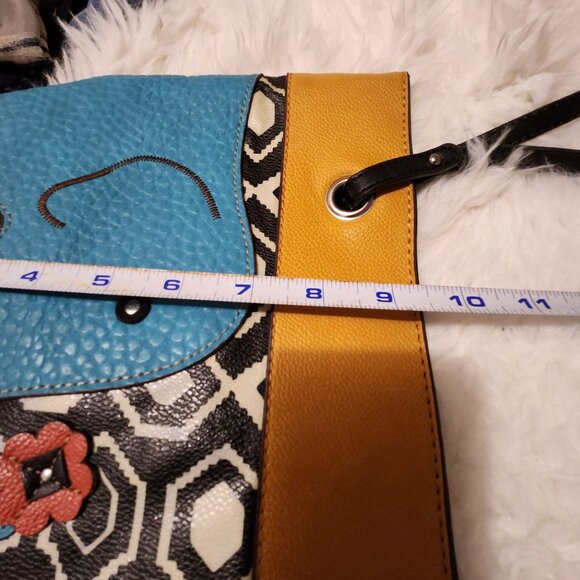 Relic Purse Leather Vintage Medium Size Elephant Trunk Up Good Luck Tribal Print - Picture 4 of 11